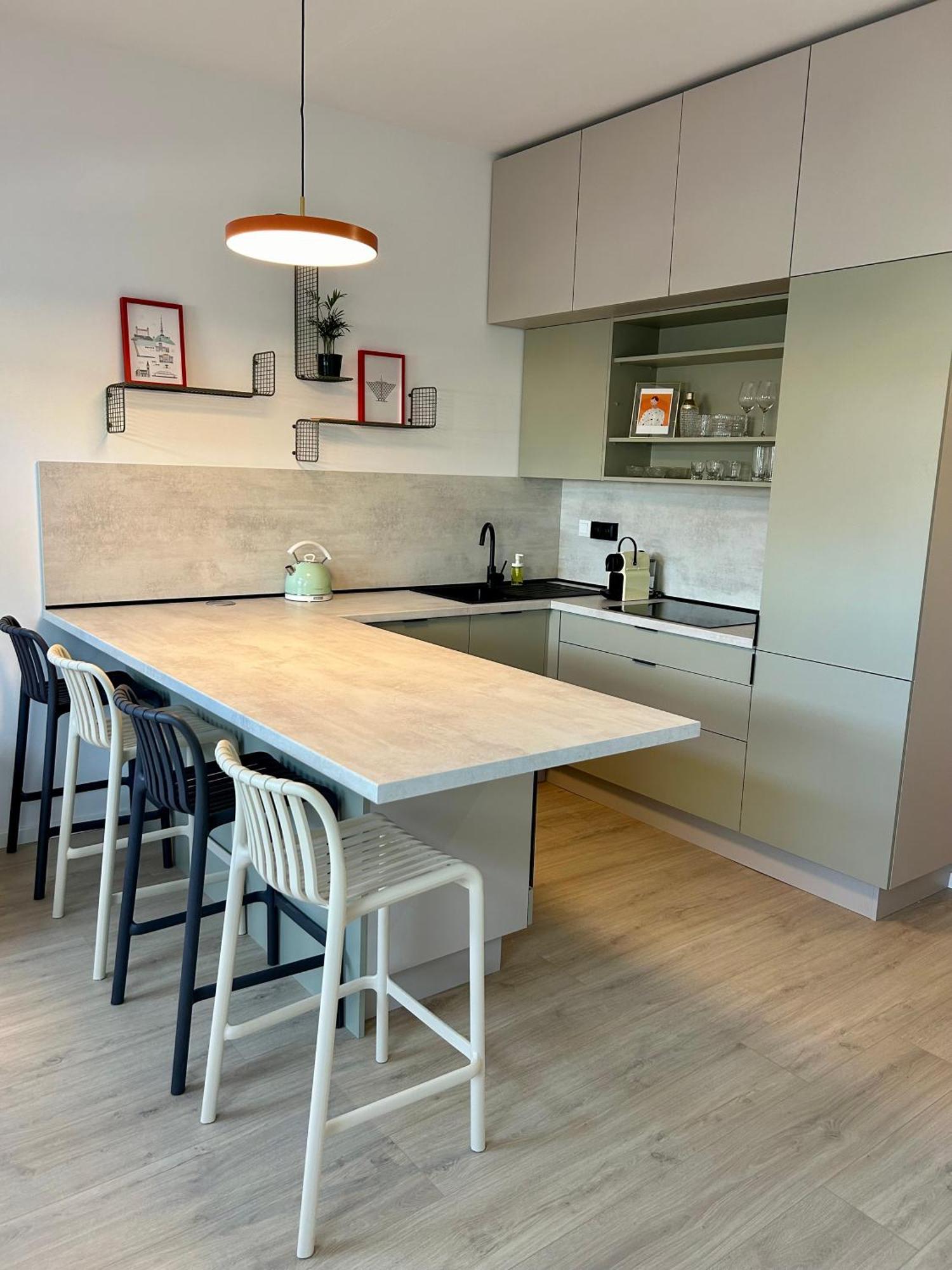 Meridian Bratislava - Stylish Brand New Apartment In The City Center Kültér fotó